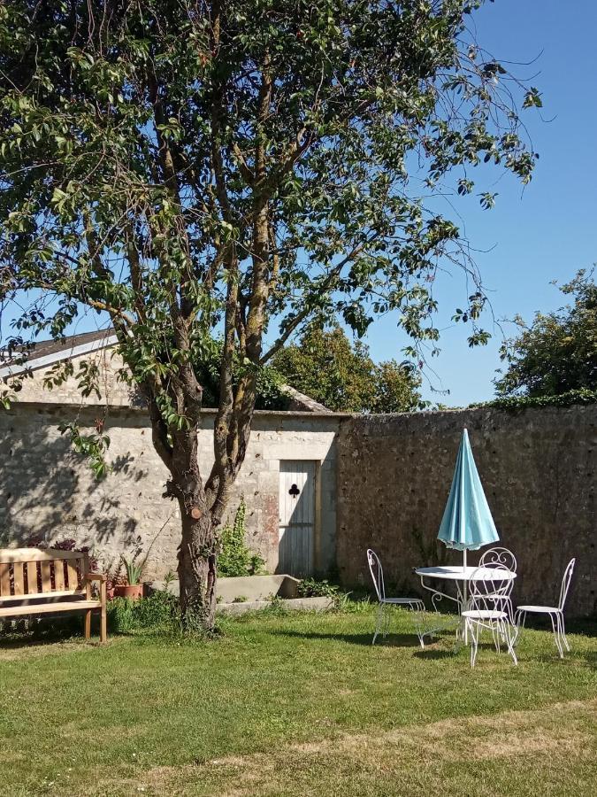 Les Mariesis Bed and Breakfast Osmanville Exteriör bild